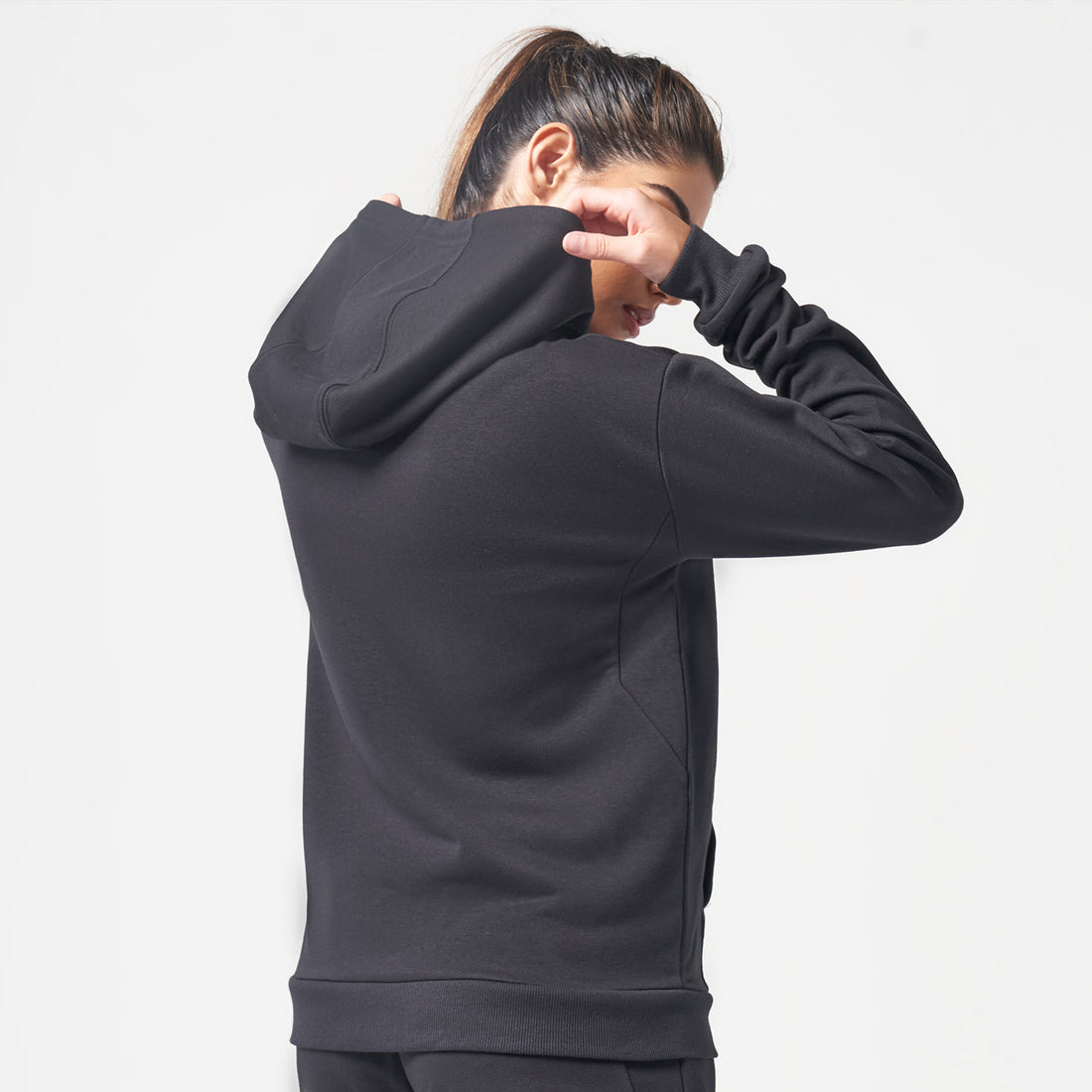 ESSENTIAL ZIP UP HOODIE - BLACK